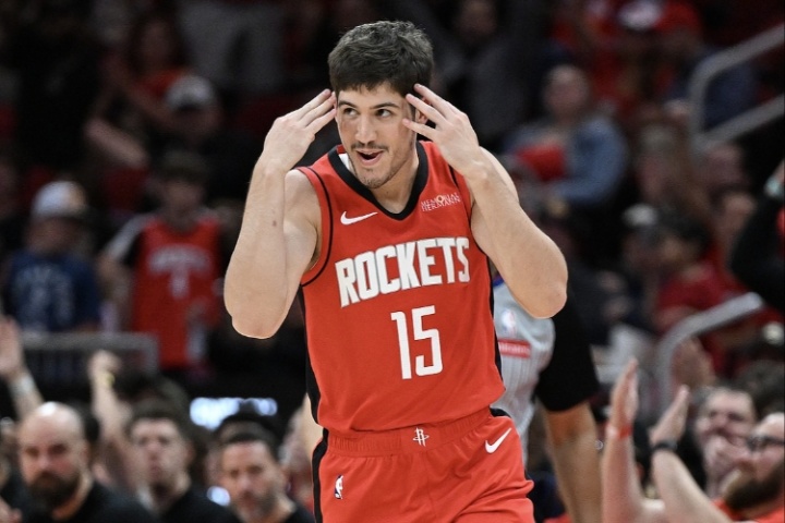 结果全场三分7中1!谢泼德轰进三分警告对手:你敢放我?